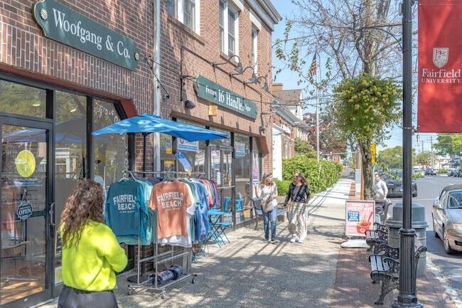Fairfield Connecticut local shops and community streets